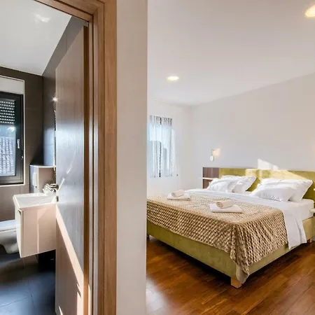 K&t Sea Side Luxury Guest house