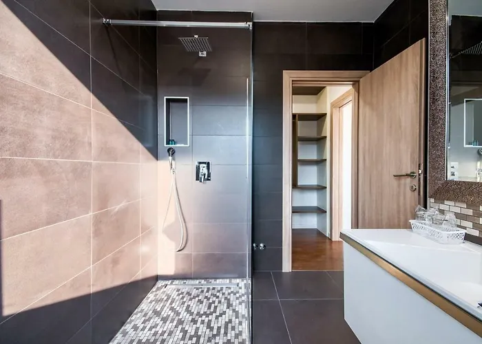 K&t Sea Side Luxury Guest house